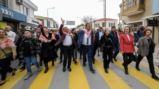 İzmir Seferihisar'da mandalina şenliği renkli anlara sahne oldu