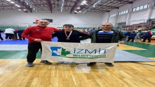İzmit Belediyesporlu güreşçi, Cumhuriyet Kupasında ikinci oldu