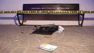 İzmitte otobüs durağındaki şüpheli çanta polisi alarma geçirdi