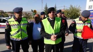 Jandarma ekipleri ölümlü trafik kazalarını önlemek için yoğun mesai harcıyor