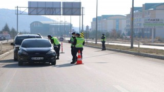 Jandarma ekiplerinden okul çevrelerinde ve servis araçlarında sıkı denetim