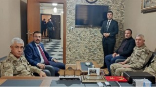 Jandarma Genel Komutanı Çetin, Vanda kanaat önderiyle buluştu