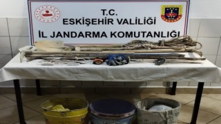 Kaçak kazı yapan 4 şahıs suçüstü yakalandı