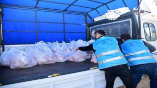 Kahramankazan Belediyesi, ilçedeki gerçek ihtiyaç sahibi 6 bin 522 aileye 20 ton kırmızı et dağıtıyor