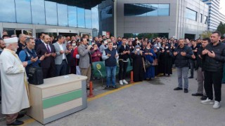 Kalbine yenik düşen sağlık çalışanı için tören düzenlendi