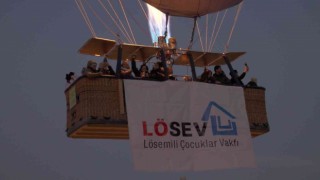 Kapadokyada balonlar LÖSEV için havalandı