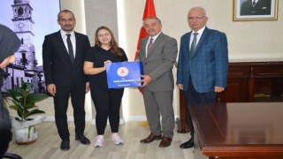 Kareside başarılı öğrenciler ödüllendirildi