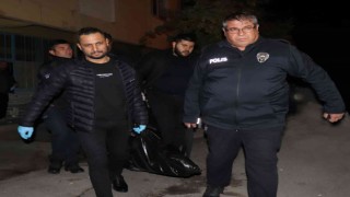 Karısının boğazını keserek öldürdü