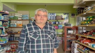 Karnı acıkan tilki markete girip tavuk aradı