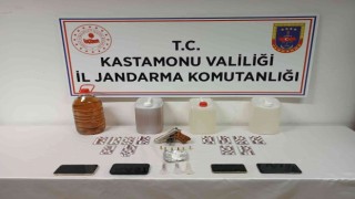 Kastamonuda bir sosyal tesise uyuşturucu operasyonu: 3 gözaltı