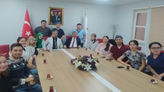 Kazakistanlı asistan doktorlar başhekimle bir araya geldi