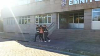 Kendisini polis olarak tanıtan dolandırıcı telefonla ulaştığı kişiyi yüklü miktarda dolandırdı