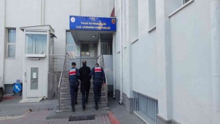 Kesinleşmiş cezası bulunan FETÖ üyesi, jandarmadan kaçamadı