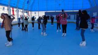 Kırsal mahallelerdeki çocuklar müze ve buz pisti ile tanıştı