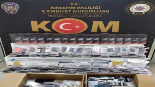 Kırşehirde kaçak telefon aksesuarı operasyonu