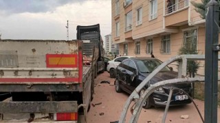 Kontrolden çıkan tır 8 aracı hurdaya çevirdi
