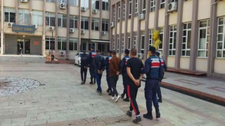 Köşkte bakır kablo hırsızları yakalandı