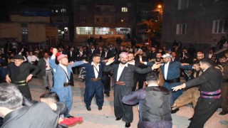 Köy meydanları düğünlerde şenleniyor