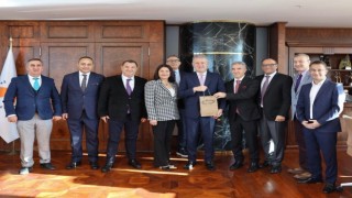 Kubba: “İzmir sağlık turizmi açısından biçilmiş kaftan”