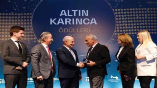 Küçükçekmece Belediye Başkanı Kemal Çebiye Altın Karıncada anlamlı ödül
