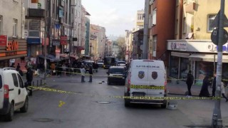 Küçükçekmecede kız kaçırma kavgası kamerada: 3 yaralı