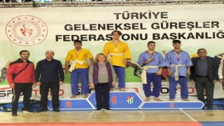 Kuşak Güreşi Ümit Kadınlar ve Erkekler Türkiye Şampiyonasında Bilecikli sporculardan büyük başarı