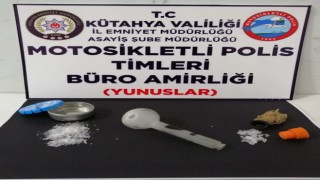 Kütahyada Yunus Timlerince 5 kişinin üzerinde uyuşturucu ele geçirildi