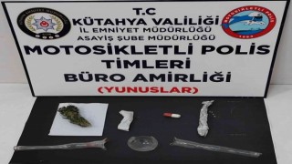 Kütahyada Yunus Timlerinin durdurduğu araçta uyuşturucu ele geçirildi
