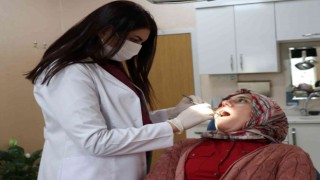 Lokman Hekim Hayat Hastanesinde engelli ve küçük yaştaki çocukların diş tedavileri başarıyla yapılıyor