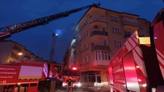 Malatyada korkutan çatı yangını