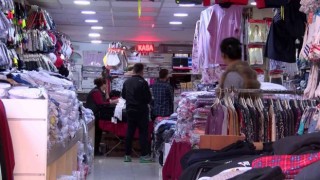 Maltepede mağazadan mont hırsızlığı kamerada