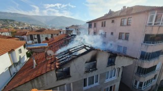 Mangaldaki ateş evi kül etti