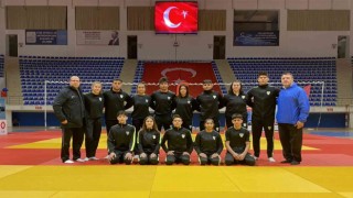 Manisa BBSKlı judocular lige iddialı başladı