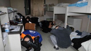 Manisada GSB yurtlarında Deprem Anı, Çök Kapan Tutun ve Tahliye tatbikatı