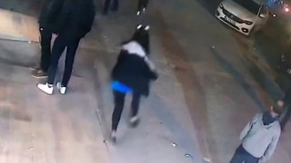 Market çalışanı sıvı yağ çalan hırsızı böyle kovaladı