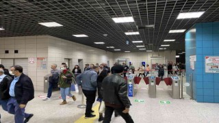 Marmarayda seferlerin durma sebebi belirlendi: Yolculardan biri yangın butonuna bastı
