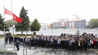 Melikgazi personelinden Ataya saygı duruşu