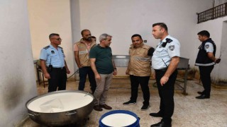 Mersinde kaçak ve sağlıksız peynir imalathanesi mühürlendi