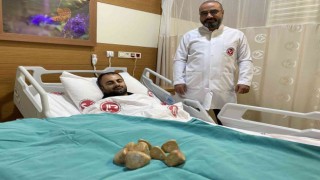 Mesanesinden 550 gram ağırlığında 20 taş çıkarıldı