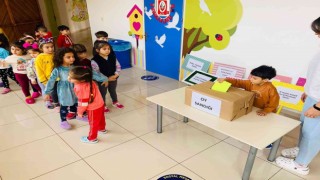 Minikler demokrasi sınavı verdi