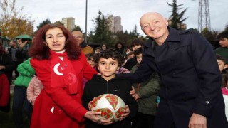 Minikler kilolarca ağırlıkta atık topladı