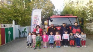 Miniklerin yangın tatbikatı gerçeği aratmadı