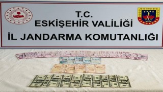 Misafirliğe geldiği evin kasasını soyduğu iddia edilen şüpheli yakalandı