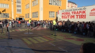 Mobil trafik eğitim tırı Ercişte