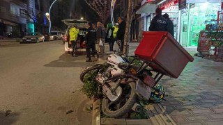 Motosiklet ağaca çarptı: 1 yaralı