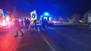Motosiklet bariyere çarptı 1 yaralı