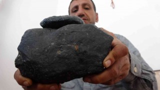 Murat Nehri kıyısında gezerken göktaşı buldu