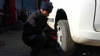 Muştaki oto lastikçilerde “Kış Lastiği” mesaisi