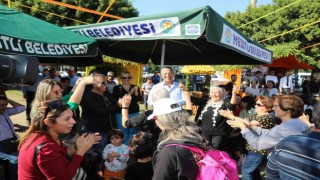 Narenciye Festivalinde Mezitli standına yoğun ilgi