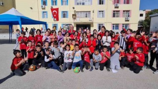 Nazillide okullar Kızılay renklerine büründü